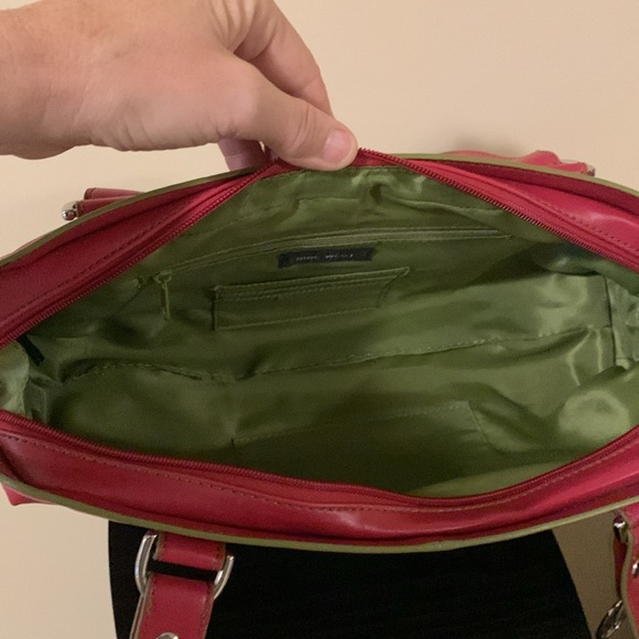 🔥Sale🔥 Red Purse with Forrest Green Trim & Linning - Picture 6 of 9